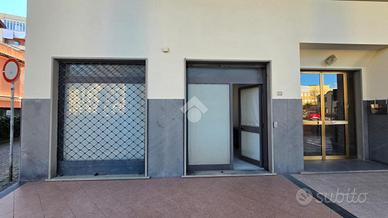 NEGOZIO A LAVAGNA