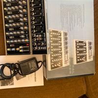 Mixer audio  analogico con scatola