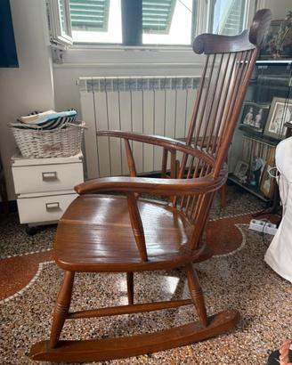 Dondolo in legno