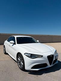 Alfa Romeo Giulia Super, 2.2 180 Cv