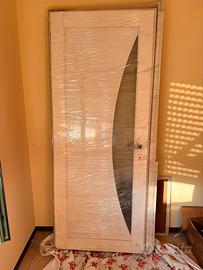 Porta da interno nuova.