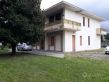 Villa di 330 m² con più di 5 locali e box auto dop