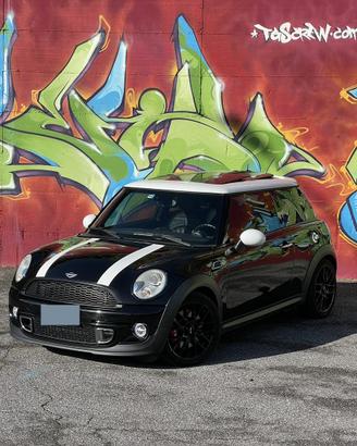 Mini Cooper D - JCW - Harman Kardon - Tetto