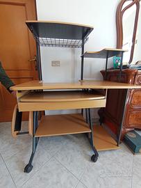Scrivania postazione PC