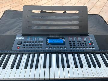 Pianoforte elettrico per scuola media