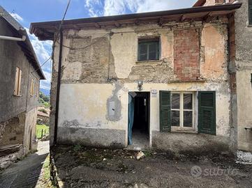 4 LOCALI A CARREGA LIGURE