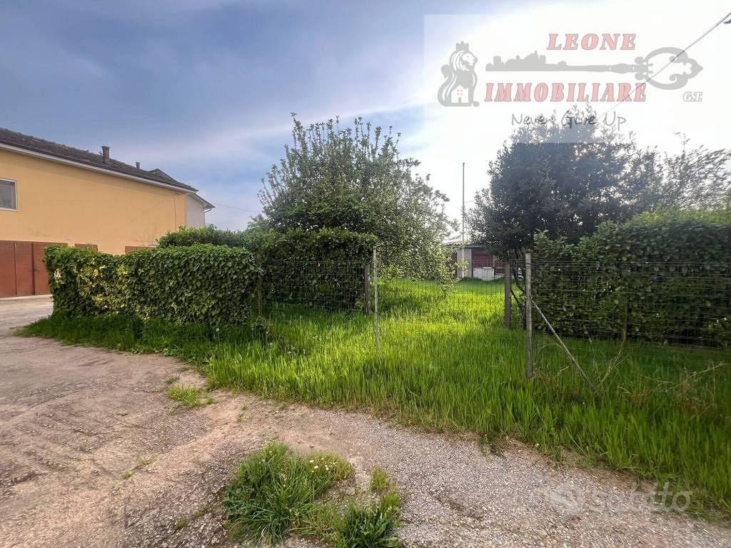 Terreno di 330 m² a Lardirago - Altro