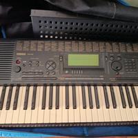 pianola Yamaha PSR-520