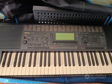 pianola Yamaha PSR-520
