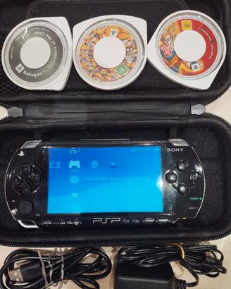 Console Sony PSP-1004, Memory Stick e 3 giochi 