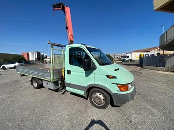 Iveco daily cassone fisso con gru palfinger