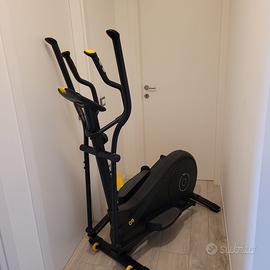 Ellittica autoalimentata e connessa 520