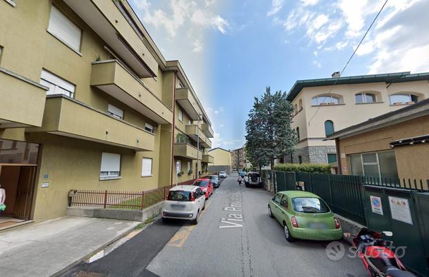 Stanza singola a Lecco-310 euro-LIBERA SUBITO