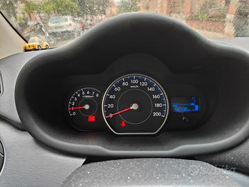 HYUNDAI i10 1ª serie - 2012