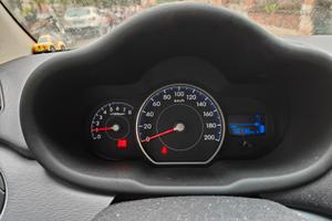 HYUNDAI i10 1ª serie - 2012