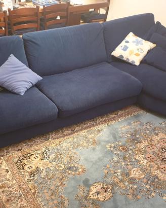 Divano SEVEN con penisola in tessuto Alcantara blu
