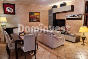 Villa di 500 m² con più di 5 locali e box auto a C