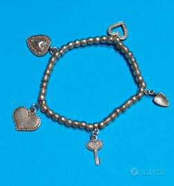 Bracciale elastico con cuori pendenti Vestopazzo