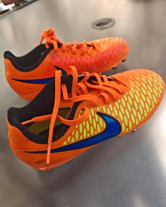scarpe Nike calcio 36,5 magista