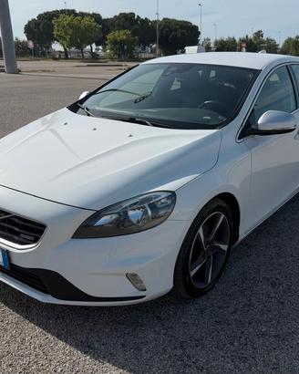 Volvo V40 D2 1.6 R-design Kinetic