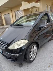 Mercedes Classe A Advantgarde interni chiari