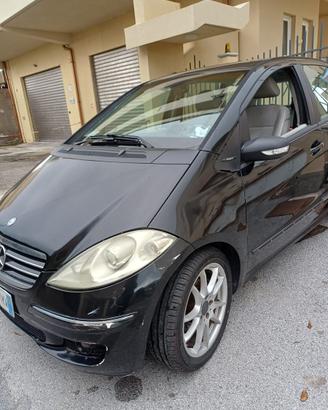 Mercedes Classe A Advantgarde interni chiari