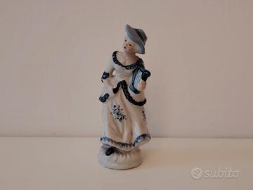 statuina in porcellana