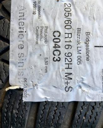 treno gomme invernali completo di cerchi