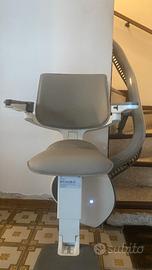 Montascale elettrico per anziani/disabili