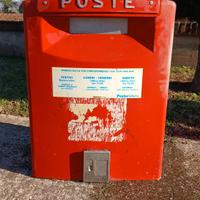 cassetta postale dismessa per collezionismo