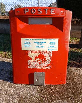 cassetta postale dismessa per collezionismo