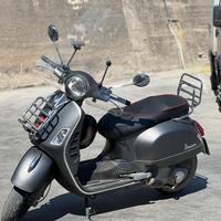 Piaggio Vespa 300 GTS Super Sport