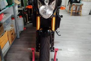 MOTO YAMAHA FZ8