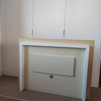 pannello porta TV con foro per cavi