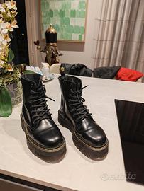 Dr. Martens TG 38 Jadon Polished Smooth Black 