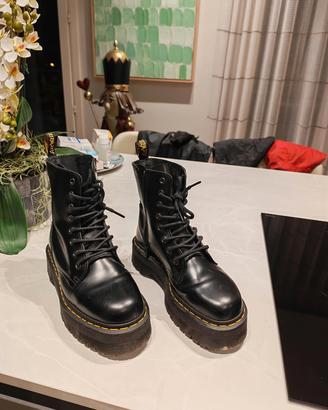 Dr. Martens TG 38 Jadon Polished Smooth Black 