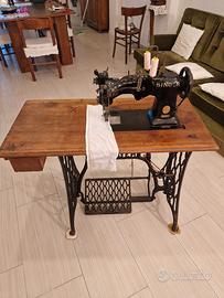 Macchina Singer 72w12 per l'orlo a giorno