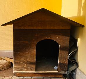 Cuccia per cani di taglia media in legno