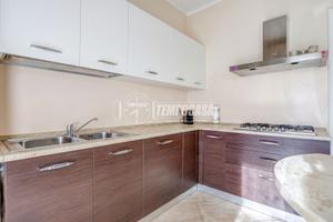 TRILOCALE RISTRUTTURATO CON DOPPI SERVZI E BOX DOP