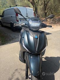 Beverly 300 s 2022