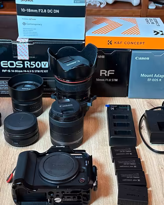 Kit Canon EOS R50 V + obiettivi e accessori