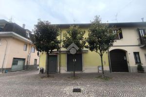 NEGOZIO A RESCALDINA