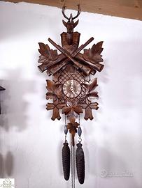 176364 Antico orologio a cucù tipo foresta nera