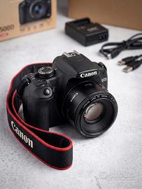 Canon Eos 500D con obiettivo EF 50 mm 1:1,8