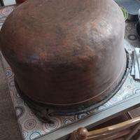 Caldaia in rame lavorata a mano con manico in ferr