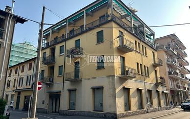 INTRA - TRILOCALE IN ZONA CENTRALE DA RISTRUTTURAR