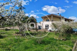 Villa di 400 m² con più di 5 locali a Cerveteri