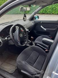 VOLKSWAGEN Golf 4ª serie - 2001