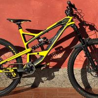 YT Capra CF