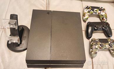 Ps4 1 TB+ 3 controller(di cui 2 originali ed uno n